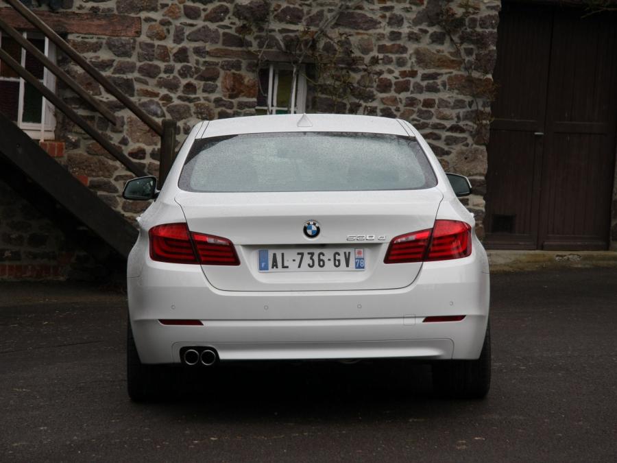  BMW 530d Sedan 2010 года  (фото 3 из 16)